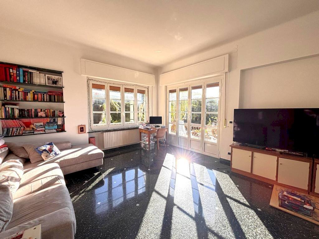 Salone - Quadrilocale via Giovanni Battista Niccolini, 77, frazione Quinto Al Mare, Genova - foto 2