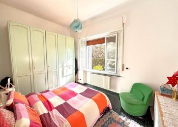 Camera da letto - Quadrilocale via Giovanni Battista Niccolini, 77, frazione Quinto Al Mare, Genova - foto 18