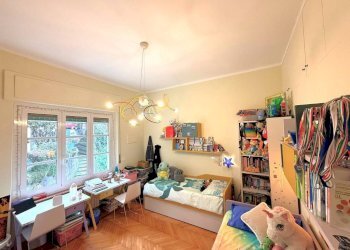 Camera da letto - Quadrilocale via Giovanni Battista Niccolini, 77, frazione Quinto Al Mare, Genova - foto 26