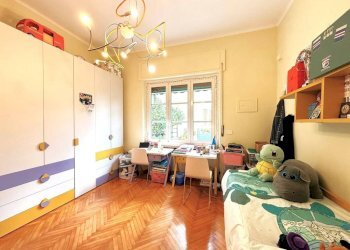 Camera da letto - Quadrilocale via Giovanni Battista Niccolini, 77, frazione Quinto Al Mare, Genova - foto 27