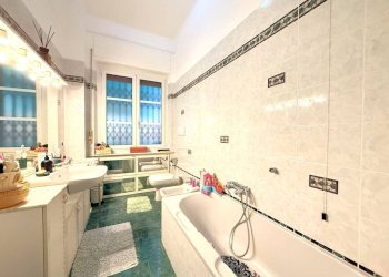Bagno - Quadrilocale via Giovanni Battista Niccolini, 77, frazione Quinto Al Mare, Genova - foto 32