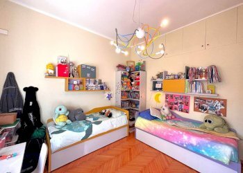 Camera da letto - Quadrilocale via Giovanni Battista Niccolini, 77, frazione Quinto Al Mare, Genova - foto 19