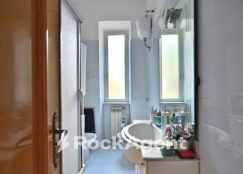 Bagno - Trilocale via Santafiora, 37, Roma - foto 10