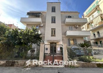 Facciata - Trilocale via Santafiora, 37, Roma - foto 29