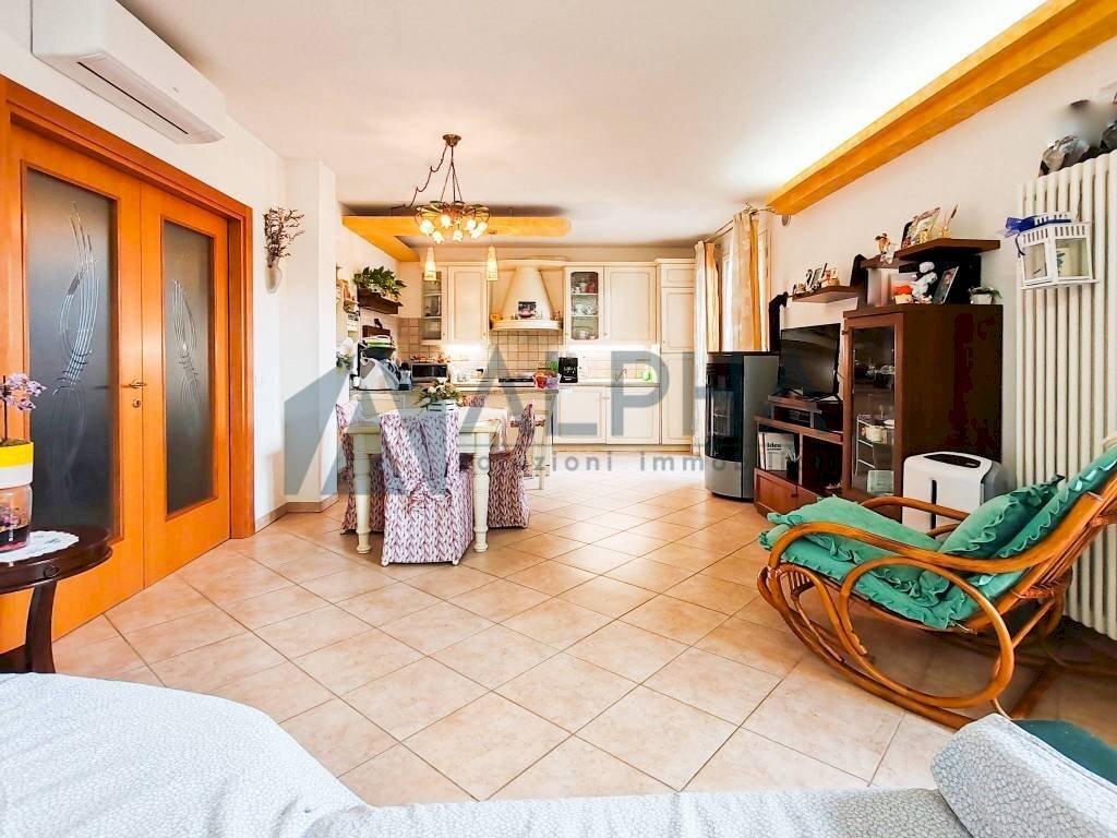 Salone - Three-room apartment via Olmadella, Longiano - photo 2