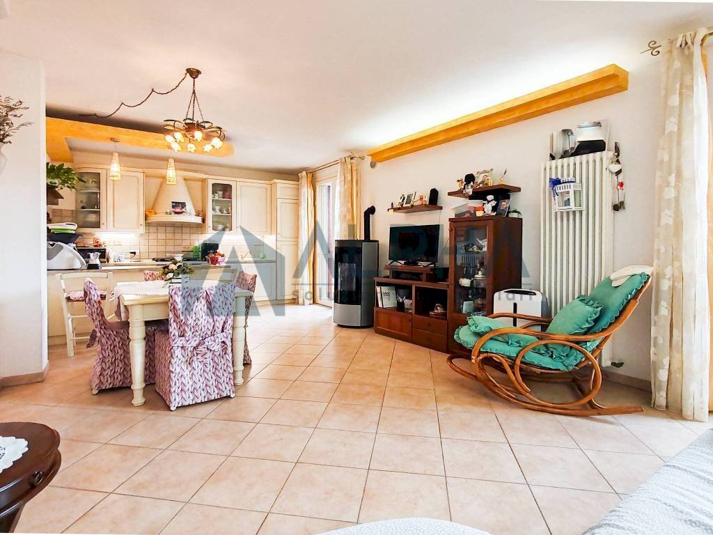 Salone - Three-room apartment via Olmadella, Longiano - photo 3