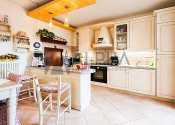 Cucina - Trilocale via Olmadella, Longiano - foto 4