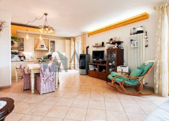 Salone - Trilocale via Ungheria, Longiano - foto 1