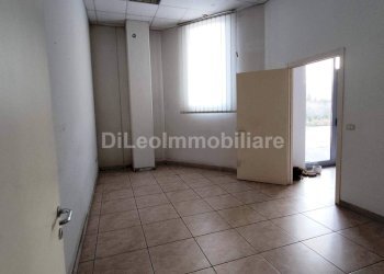 AnyToolz_watermarked_IMG_20260123_154733.jpg - Locale Commerciale Ascoli Piceno - foto 12