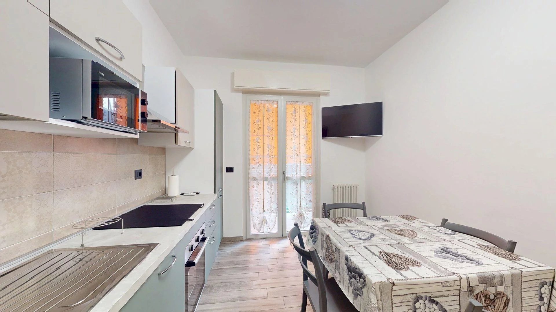 Trilocale Via Cagliari, Borghetto Santo Spirito - foto 1