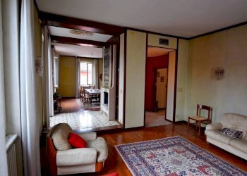 Salone - Appartamento piazza Generale Giuseppe Perotti, 10, Carrù - foto 16