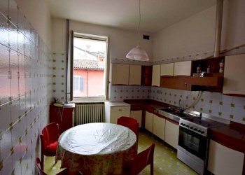 Cucina - Appartamento piazza Generale Giuseppe Perotti, 10, Carrù - foto 25