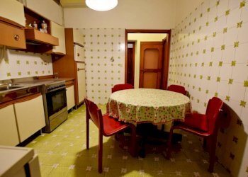 Cucina - Appartamento piazza Generale Giuseppe Perotti, 10, Carrù - foto 26