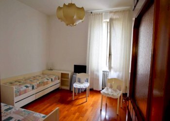 Camera da letto - Appartamento piazza Generale Giuseppe Perotti, 10, Carrù - foto 31