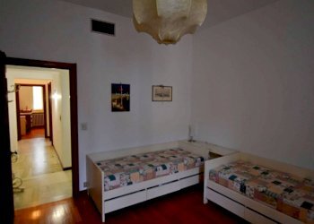 Camera da letto - Appartamento piazza Generale Giuseppe Perotti, 10, Carrù - foto 32