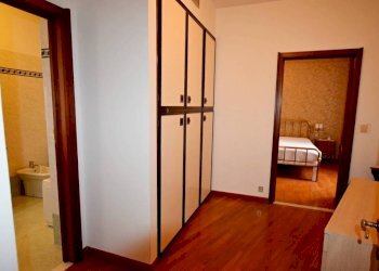 Disimpegno - Appartamento piazza Generale Giuseppe Perotti, 10, Carrù - foto 34