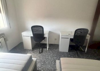 Camera da letto - Appartamento via Don Giovanni Fornasini, 38, Bologna (zona Bolognina) - foto 7