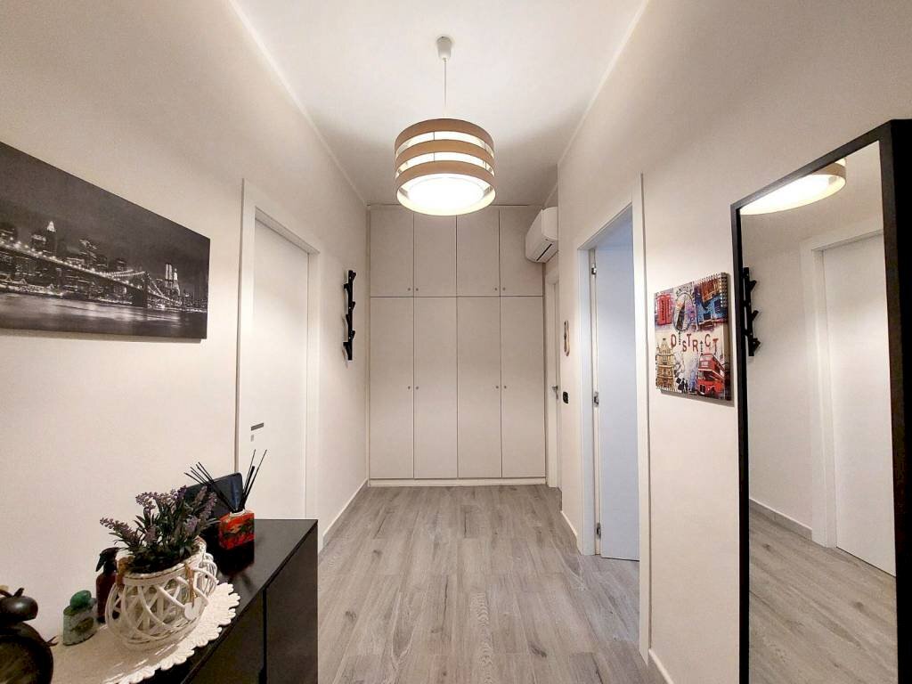 Disimpegno - Bilocale via Bard, 60, Torino (zona Pozzo Strada) - foto 2