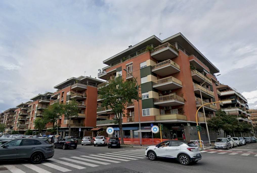 Facciata - Bilocale via Isole del Capo Verde, Roma (zona Lido di Ostia) - foto 1