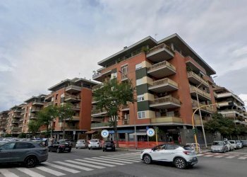 Facciata - Appartamento via Isole del Capo Verde, Roma (zona Lido di Ostia) - foto 1