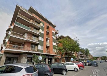 Facciata - Appartamento via Isole del Capo Verde, Roma (zona Lido di Ostia) - foto 4