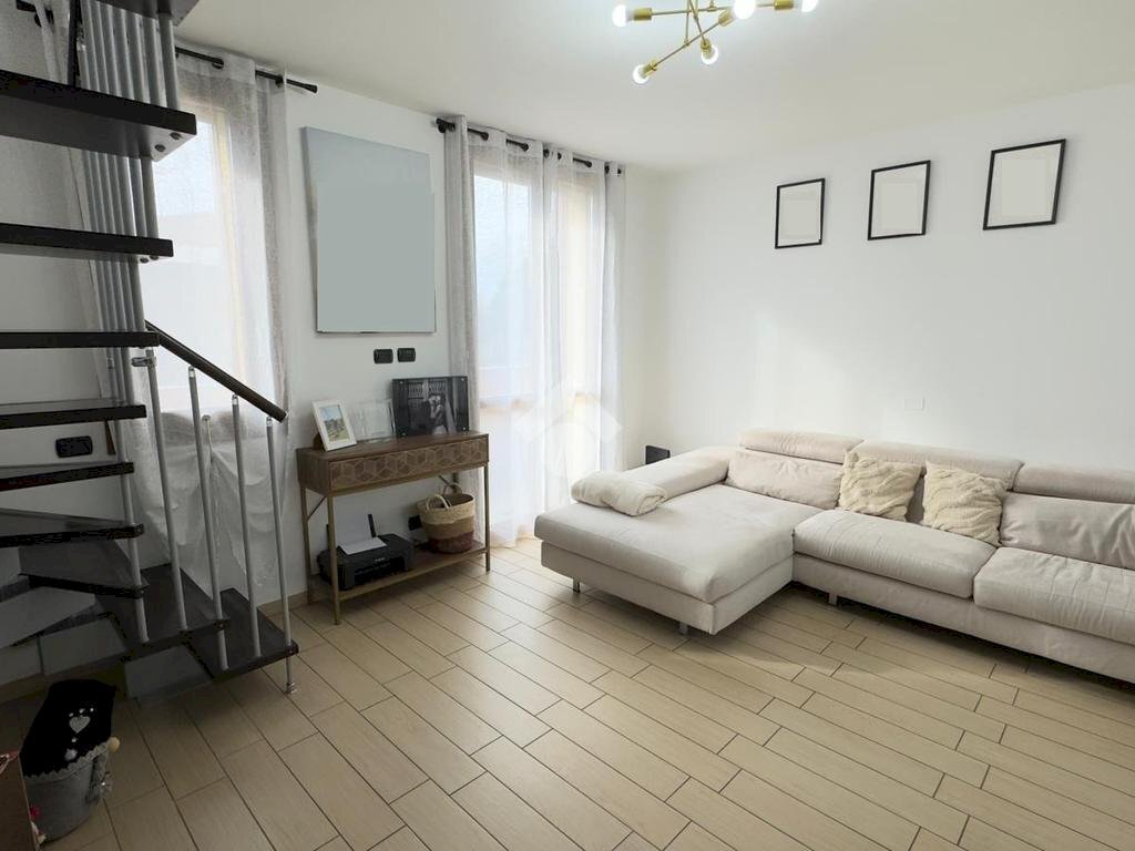 Three-room apartment Via Madre Teresa di Calcutta, Bellinzago Lombardo - photo 2