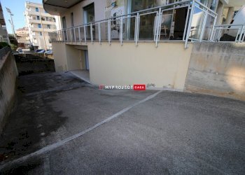 Magazzino Via Maria D'enghien, Martina Franca - foto 2