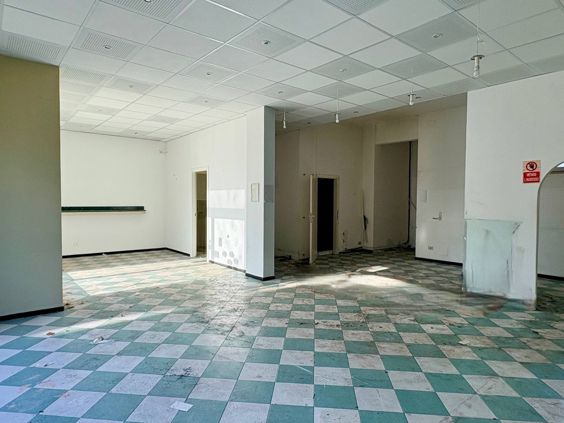 Foto 1 - Locale Commerciale via dei Platani, Montemarciano - foto 1