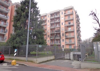 Edificio all\'aperto - Box via Milano
 
18, San Giuliano Milanese - foto 1