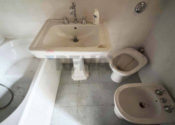 Bagno - Quadrilocale Corso dei Mille
 
73, Altofonte - foto 24