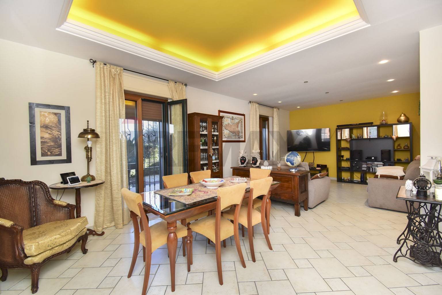 Sala da pranzo - Appartamento Via Livorno
 
147, Aci Castello - foto 1