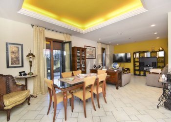 Sala da pranzo - Appartamento Via Livorno
 
147, Aci Castello - foto 1