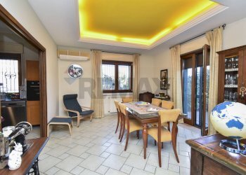 Sala da pranzo - Appartamento Via Livorno
 
147, Aci Castello - foto 3