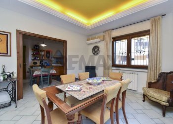 Sala da pranzo - Appartamento Via Livorno
 
147, Aci Castello - foto 4