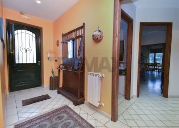 Hall / corridoio - Appartamento Via Livorno
 
147, Aci Castello - foto 20