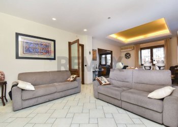 Soggiorno - Appartamento Via Livorno
 
147, Aci Castello - foto 23