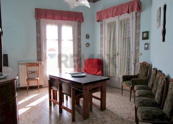 Sala da pranzo - Casa indipendente Corso Umberto I
 
359, Bronte - foto 1