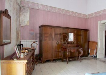 Hall / corridoio - Casa indipendente Corso Umberto I
 
359, Bronte - foto 16