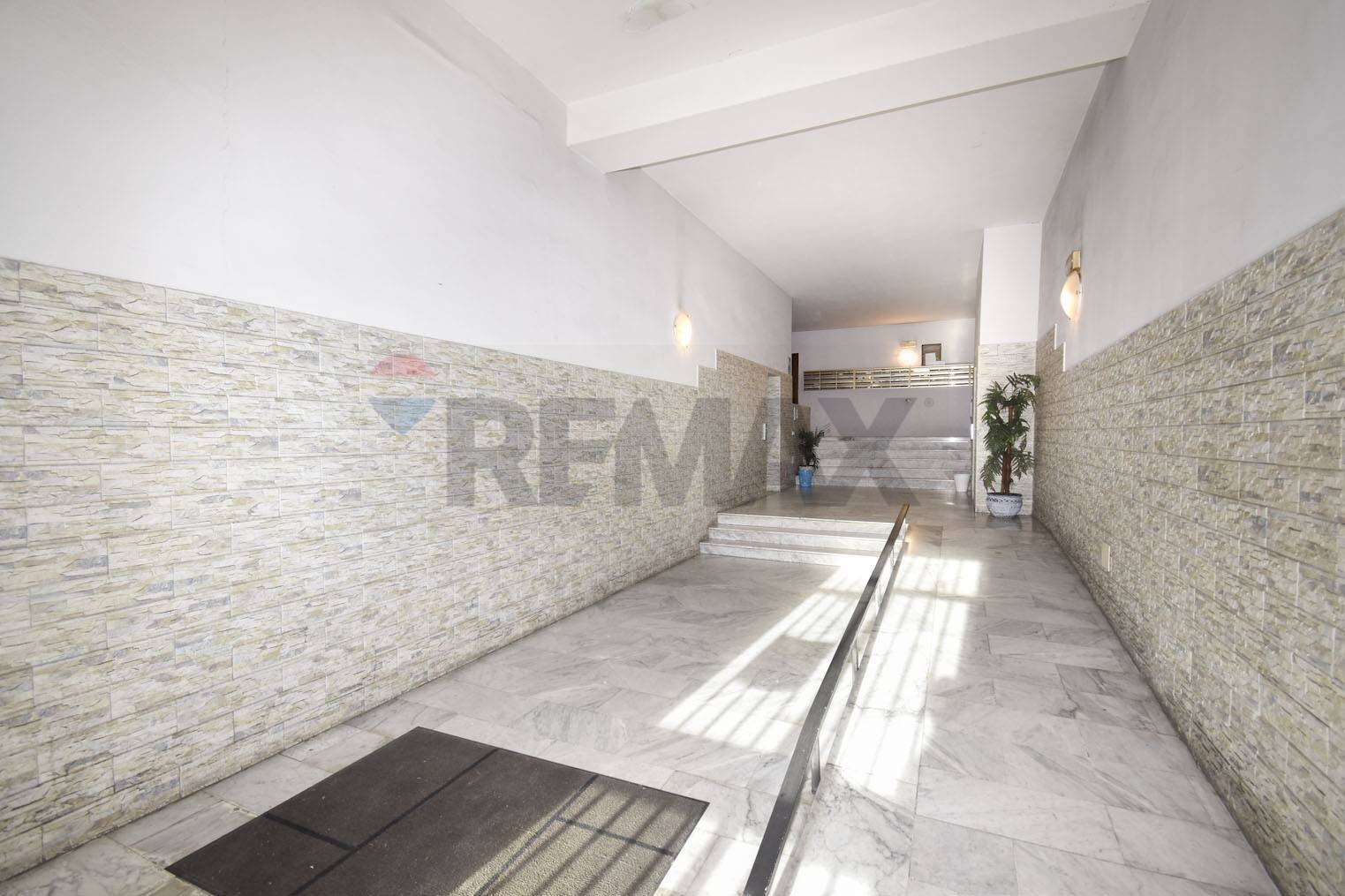 Ricezione / Lobby - Quadrilocale Viale Nitta
 
2, Catania - foto 1