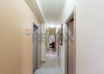 Hall / corridoio - Quadrilocale Via San Giacomo
 
38, Aci Catena - foto 6