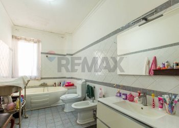Bagno - Quadrilocale Via San Giacomo
 
38, Aci Catena - foto 9