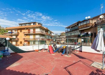 Edificio all\'aperto - Quadrilocale Via San Giacomo
 
38, Aci Catena - foto 20