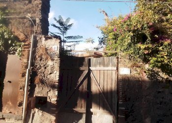 Edificio all\'aperto - Casa indipendente Via Marciano
 
61, San Gregorio di Catania - foto 1