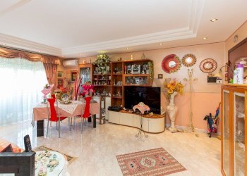 Sala da pranzo - Quadrilocale Viale Librino
 
6, Catania - foto 5