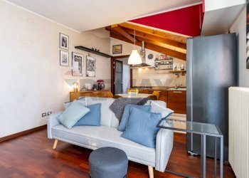 Soggiorno - Three-room apartment Via dell'Asilo
 
11, Usmate Velate - photo 2