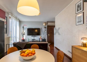 Sala da pranzo - Three-room apartment Via dell'Asilo
 
11, Usmate Velate - photo 10