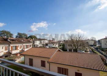 Balcone - Three-room apartment Via dell'Asilo
 
11, Usmate Velate - photo 18