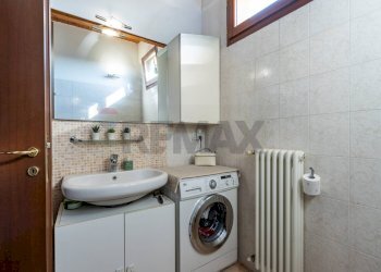 Bagno - Three-room apartment Via dell'Asilo
 
11, Usmate Velate - photo 20