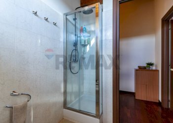 Bagno - Three-room apartment Via dell'Asilo
 
11, Usmate Velate - photo 22