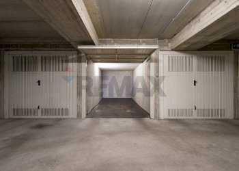Parcheggio - Three-room apartment Via dell'Asilo
 
11, Usmate Velate - photo 28